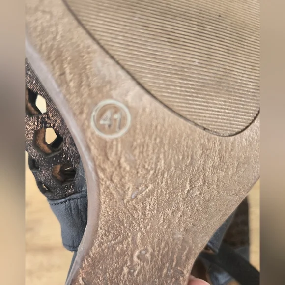 Bueno Peep Toe Heels - Picture 7 of 9